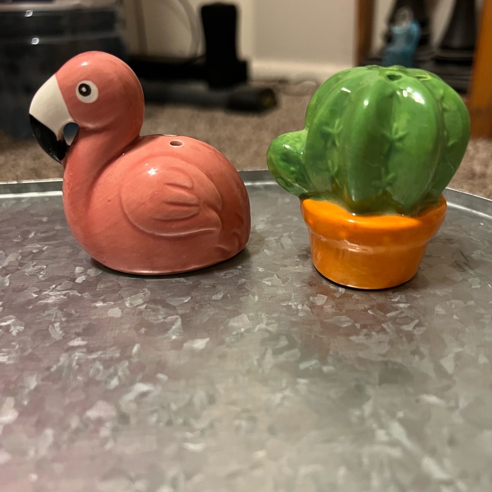 Flamingo/Cactus Salt & Pepper Shakers